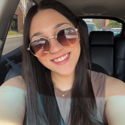 taylorhags's profile picture. 🤍🌙🪐