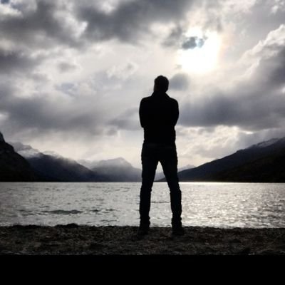 Los leo a todos y después saco mis propias conclusiones (que, además de influenciadas, serán equivocadas). Regar las plantas es mi terapia.