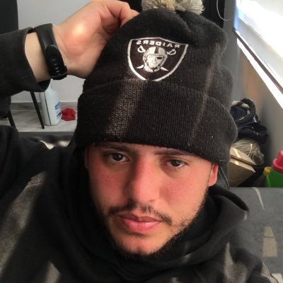 david_975's profile picture. UN 🖤