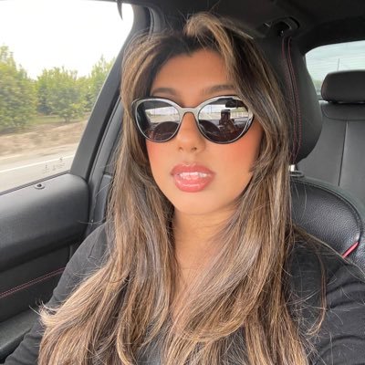 aaylingonzalezz's profile picture. born to shop, forced to work