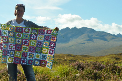 farfromharmfarm's profile picture. Scottish transplant in NH, USA. chronicling my knitting & chicken lovin' exploits on audio podcast, NH Knits. Fine British wool at The Woolly Thistle