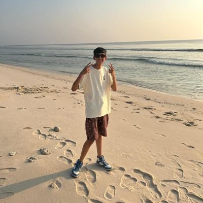 shauryasfreaky's profile picture. you may think i am mentally unstable.
i really am