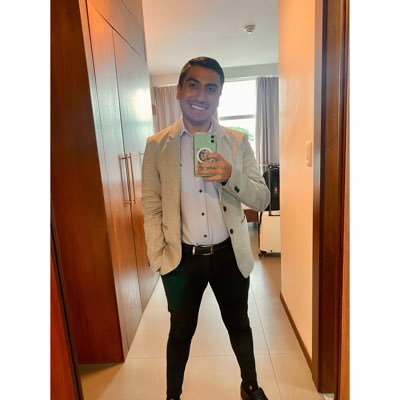 Elmer_Llerena's profile picture. Pon a Dios de primero en tu vida y Él te pondrá en el lugar y momento preciso.