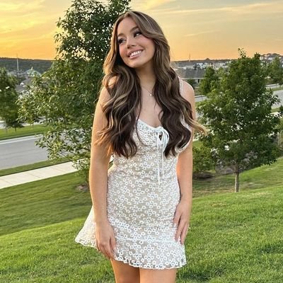 Malia Deaton ✨️| Bookworm 📚 | Music Lover 🎼 | Shy 👉🏼👈🏼| Steve 08.29.23 ♥️ |
Parody Account