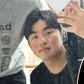 “오직 문돌멩만 바라보는 미친사람”