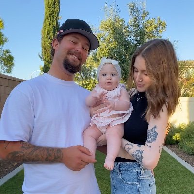 Blazzzeeeeeeeee's profile picture. 