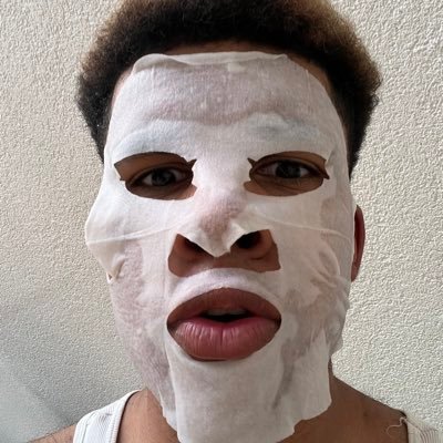 EinfachMakuri's profile picture. folgt mir auf twitch
