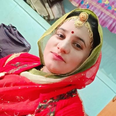 रोज रोज गिरकर भी मुकम्मल खड़ा हूँ,
ऐ मुश्किलों देखो मैं तुमसे कितना बड़ा हूँ !
#NFU