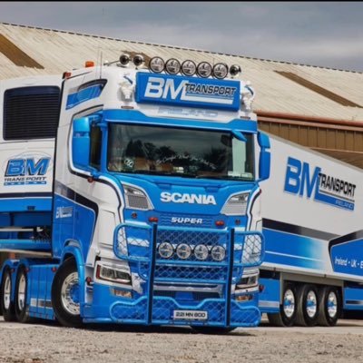 If you’ve got it a TRUCK 💯 brought it. Images Scania V8 770s @bmtransportltd Instagram - Linde Forklift Pilot. Follow for trucking clips 👇