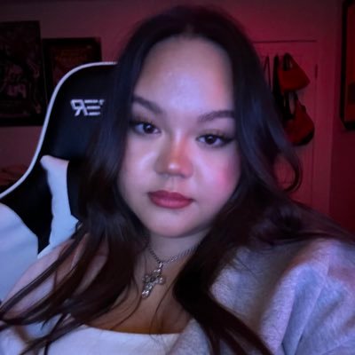 fionasantosss's profile picture. she/her • 21