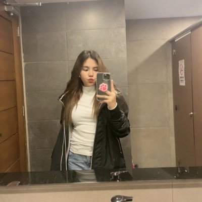 sagibunnyy's profile picture. Bunny with 6 cats 😺