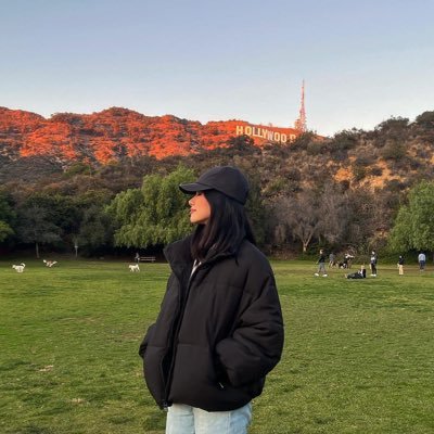 slyaiah's profile picture. ang hirap mag mahal pag walo