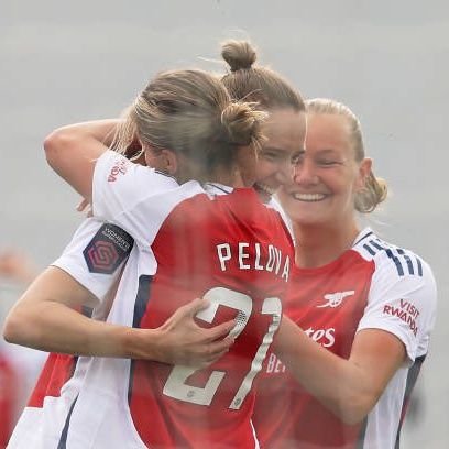 linaxwoso's profile picture. chaotic just like my brain