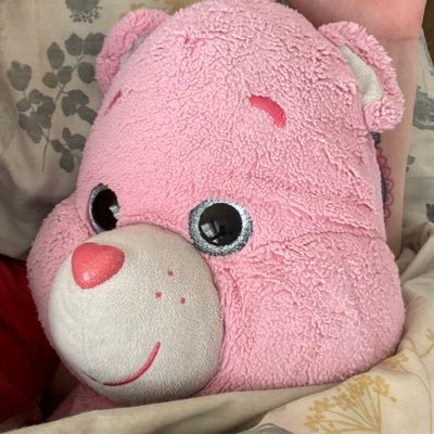 hidingsmols's profile picture. 