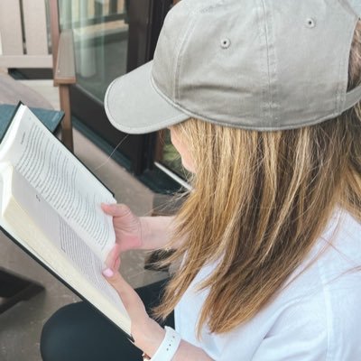 Short and sweet book reviews, promotions and giveaways 📖 Mostly contemporary fiction 💖 Visit my Goodreads and Instagram for reading recs and more! 👩🏻💻