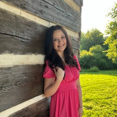 LilyMeadows2025's profile picture. 16~🎓25’~dancer~aspiring teacher~SHS Strutter~EDC💜