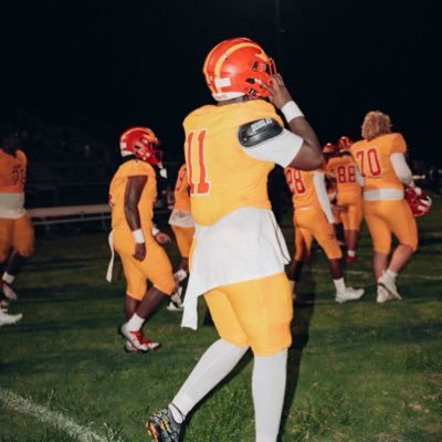 Clearwater central Catholic,class 2025, DT/LB 6’0 235 moms cell(727-564-7999) my cell(727-699-3415) 2.6 gpa I’m taking online classes to get a better gpa