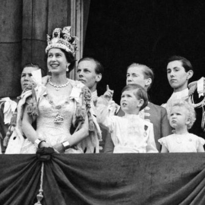 I am also pro Trump #MAGA Conservative. Love USA. I also enjoy the British Royal Family. Sad to see 2 members trying to destroy this. USA has no Royalty! no dm