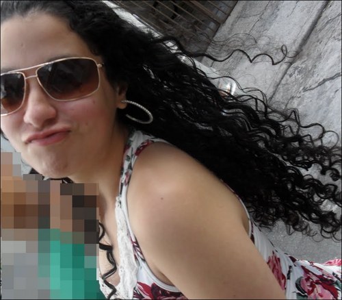 A garotinha imperfeita ,simples, romântica, dramática,aquela que chora de dor, aquela que já sofreu por amor, aquela que sabe se arrepender