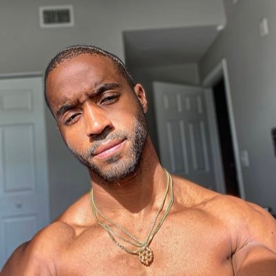 trayvonxtyson's profile picture. New to this side of twitter show me sum luv🤷🏾‍♂️ Midwest raised, miami living, 11in BBC😈