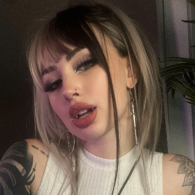 VampiricHexes's profile picture. 👻 OC 👻 18+ mdni 👻 Trans 👻 Taboo 👻 Poly 👻 Into Dark Magic 👻 Not So Subtle Vampire 👻 Ships w/ chem 👻 ♠❤️ 👻 Switch 👻 Will collar you 👻 NOT @Blairvira!