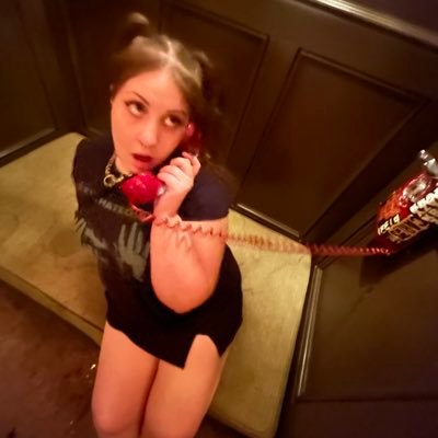 grindwhxre's profile picture. my titties are fat and you’re soooo mad