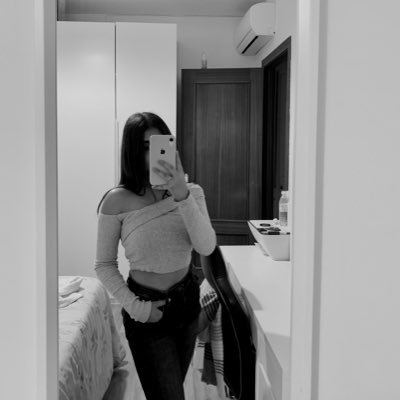 claudiaaagm_'s profile picture. 𝑚𝑎𝑠 𝑒𝑠𝑒𝑛𝑐𝑖𝑎, 𝑚𝑒𝑛𝑜𝑠 𝑎𝑝𝑎𝑟𝑖𝑒𝑛𝑐𝑖𝑎.