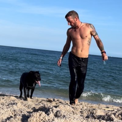 I’m back. 🔞 https://t.co/rya6lHG2oK https://t.co/MfswVHV1si