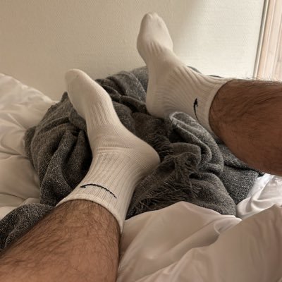 27 - Hottest Socks in London! Dom/Sub 🇬🇧 DM Open 😏💸 🧦🐽 https://t.co/yK4xXl59HE