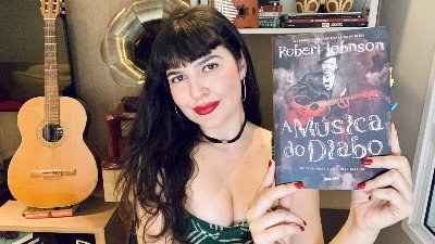(voltei dps de 10 anos) falo sobre música no canal Garimpo Sonoro, escrevo uns contos e trabalho como repórter de TV