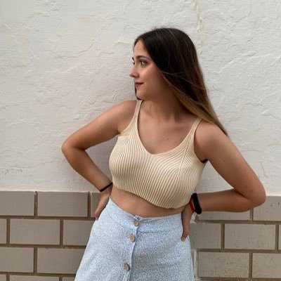 Futura periodista y comunicadora 🎤🎬. Amante de la radio 📻. Cuenta informal