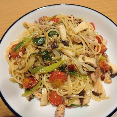 ラーメン、寿司、刺身、味噌汁、野菜などのおいしい食べ物が大好きです。 ぜひ仲良くしてください。 無言フォローも大歓迎。 無言フォロー失礼します。