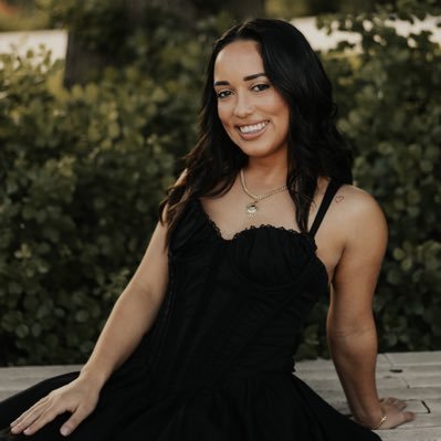 || 27 ||💋🇵🇷|| BSN, RN 👩🏻⚕️|| Neuro ICU 🧠|| Saint’s mom 👶🏻💙|| this is my world, you are just living in it✨