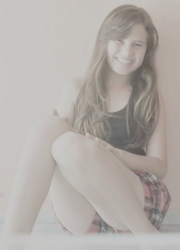 Sou como você me vê.
Posso ser leve como uma brisa ou forte como uma ventania,
Depende de quando e como você me vê passar. [Clarice Lispector]