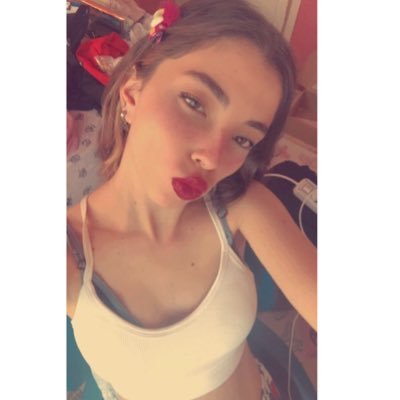 pelinn2335's profile picture. 