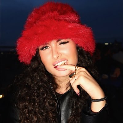 julieverven's profile picture. 🦦