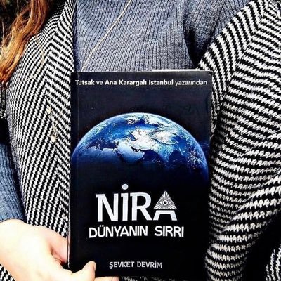 KomiserTimur's profile picture. Ünsüz Düşünür. Tutsak, Ana Karargah Istanbul, ve Nira Dünyanın Sırrı Kitaplarının Yazanı