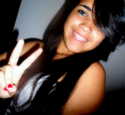 ...* Imaginando , sorrindo eu to na favela ;(88*  http://t.co/Yii47GzK1W