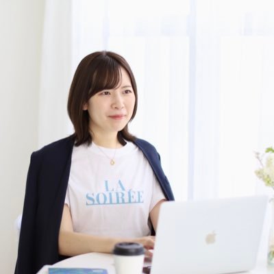 ブログコミュニティ「ME+」主宰|JCC認定プロコーチ|クライアント実績:ブログで月収400万円、300万円、50万円以上多数、年収1000万円超えの主婦複数