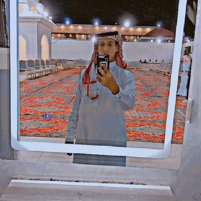 wo_hpp's profile picture. كانه اقفى 
بالغلا يا بري حالي 
بري عود مدهر ماحال 
حوله..💛 سنابي 
o-o400