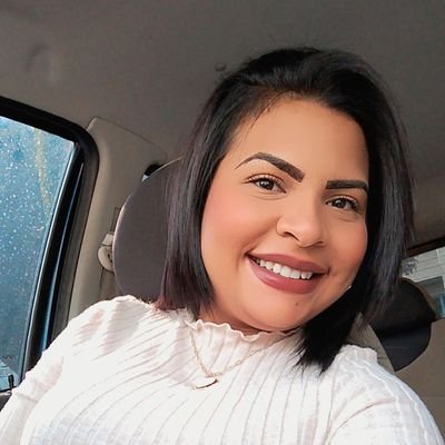 22. Periodista. 
Productora y conductora de @FMInformativa por @espaciofm. 
Manejo de RRSS 📲.
 Profesora de flamenco.
Poco a poco se llega lejos🍃.