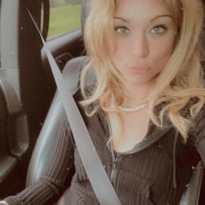 Frecklesx91's profile picture. 