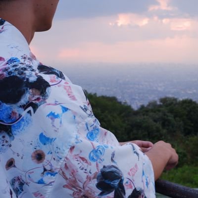 C:\ Kotlin♥Google♥Windows \ 26卒
情熱をコップに注いだら溢れる、そんな人間です。最近はUWBに関連した研究を大学で行っています
https://t.co/VX8KuY7BbW