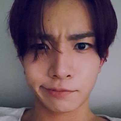 TWT LEAVE ME ALONE IM A FAN ACCOUNT ARE YOU HAPPY