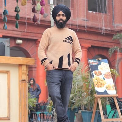 HsTheathi7's profile picture. 📈📈📈