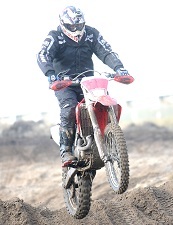 StephMoerkerken's profile picture. Professioneel motorrijder, docent motorinstructie bij de overheid, freelance instructeur, gek van motoren, supermoto, crossen, racen etc. etc.