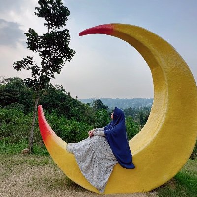 irmamaiiw's profile picture. OCT | Teacher |
English Programs | The most important  fear of Allah and respect to mom and dad (˘⌣˘)ε˘`) | I ♥ Cat | I ♥ Kids