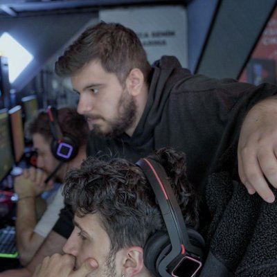 reviosslol's profile picture. 24 | @ZykeGames @Babybuffaloes