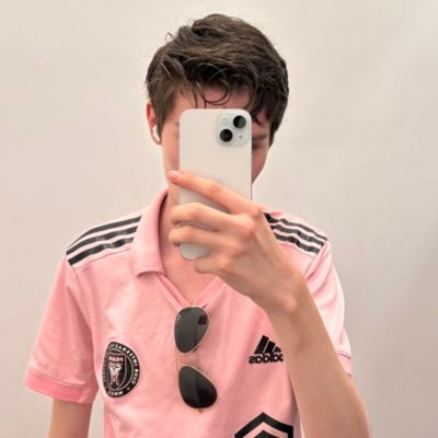 SantiagoMezaLp1's profile picture. Be a goldfish