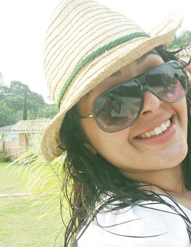 Eu sei que um grande amor,não é fácil de se encontrar,
Mais difícil ainda é deixar de gostar.. ♥